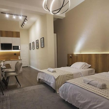 Daily Rent Studio Apartments Tirana Kültér fotó