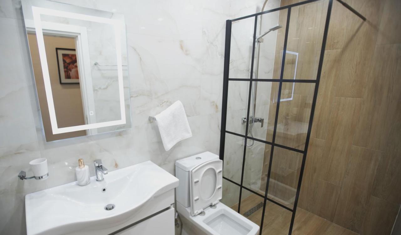 Daily Rent Studio Apartments Tirana Kültér fotó