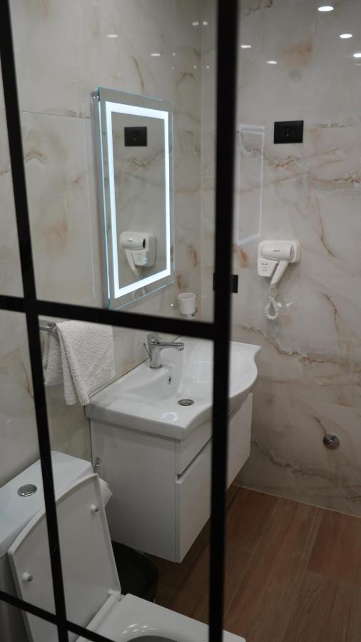 Daily Rent Studio Apartments Tirana Kültér fotó