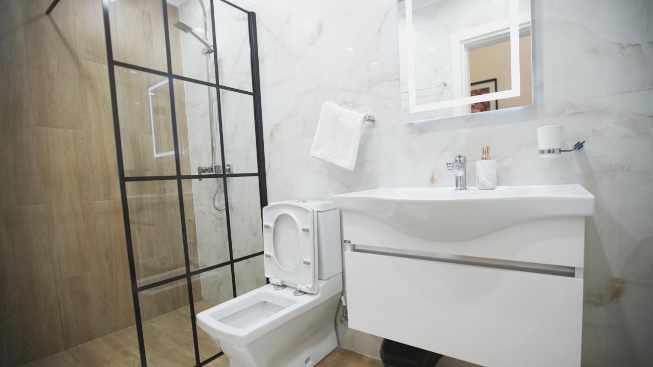 Daily Rent Studio Apartments Tirana Kültér fotó